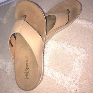 Spenco Orthopedic FlipFlops size 9. Protect those feet early ladies!